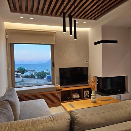 Calm & Dreamy Luxury Apts Pirgos  ภายนอก รูปภาพ