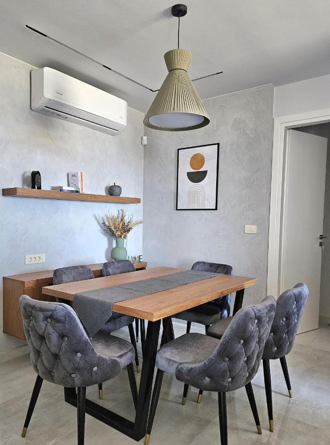 Calm & Dreamy Luxury Apts Pirgos  ภายนอก รูปภาพ