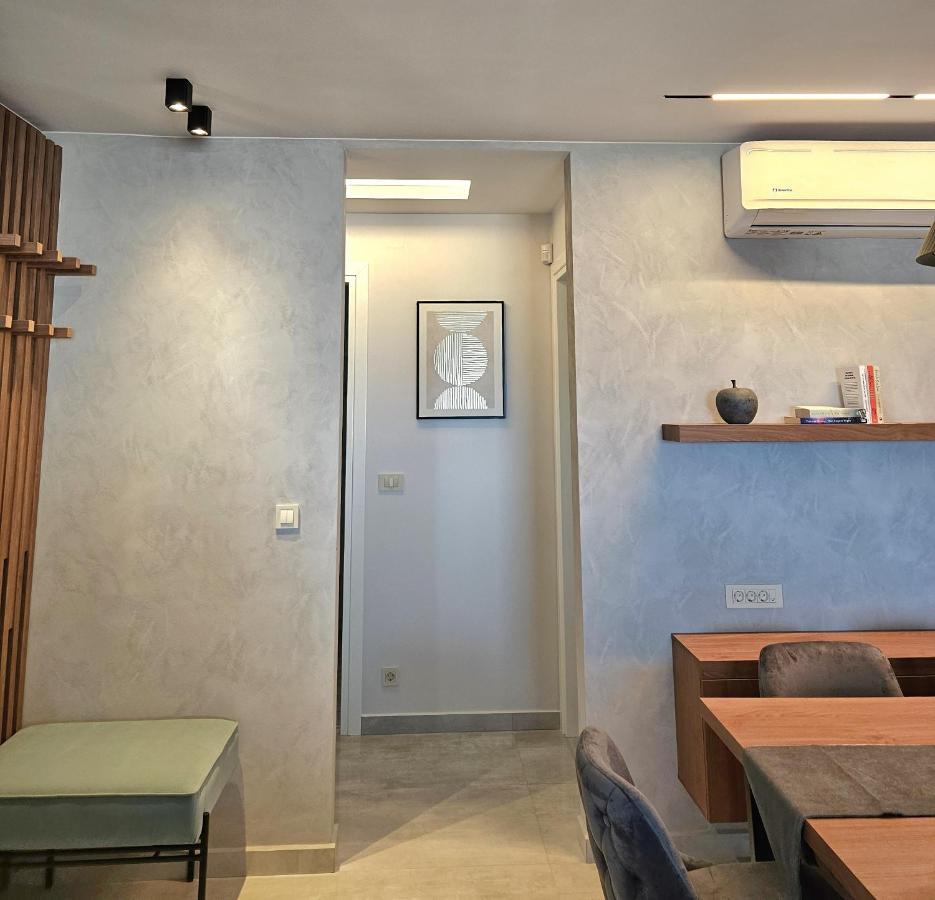 Calm & Dreamy Luxury Apts Pirgos  ภายนอก รูปภาพ