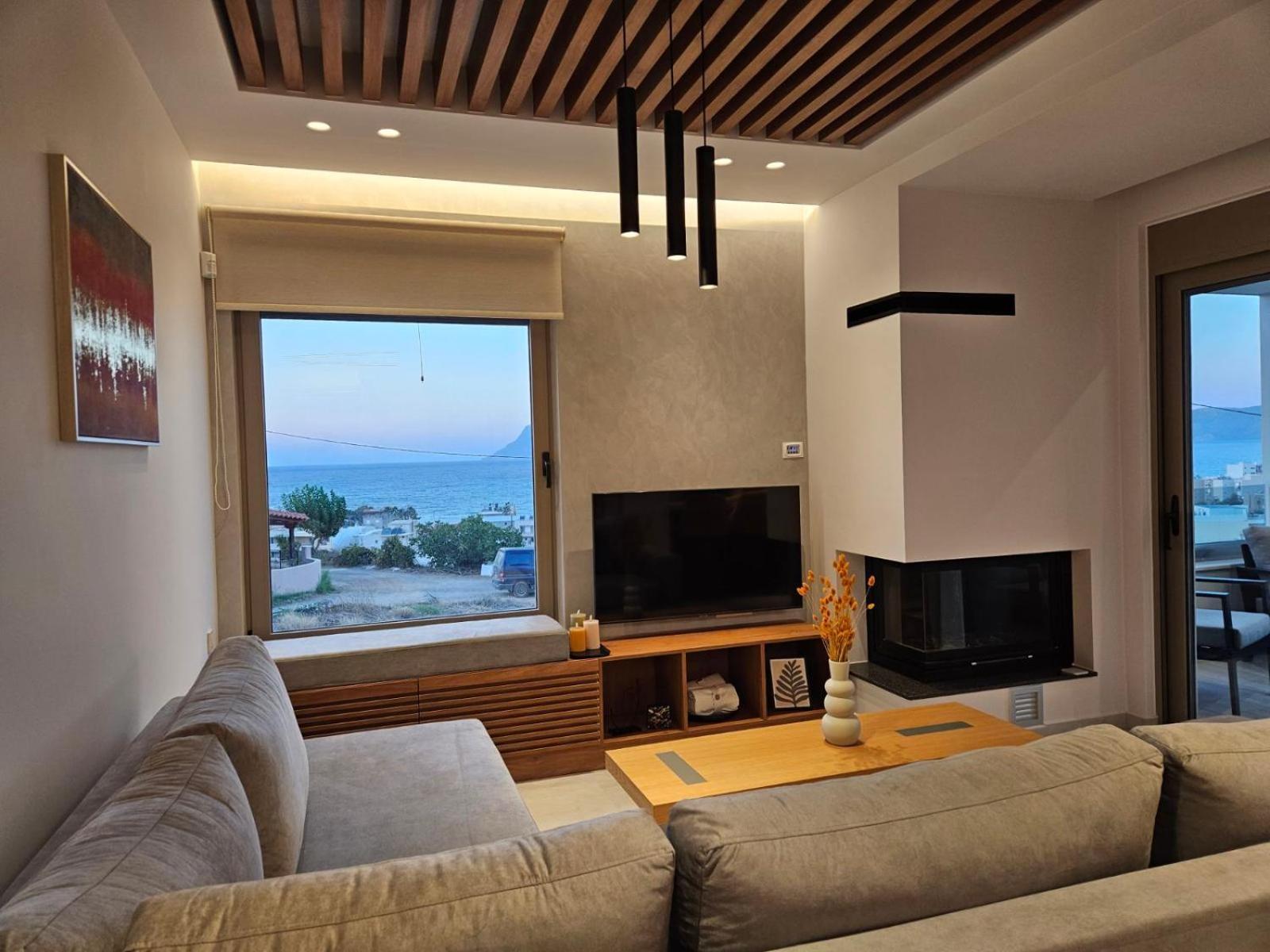 Calm & Dreamy Luxury Apts Pirgos  ภายนอก รูปภาพ