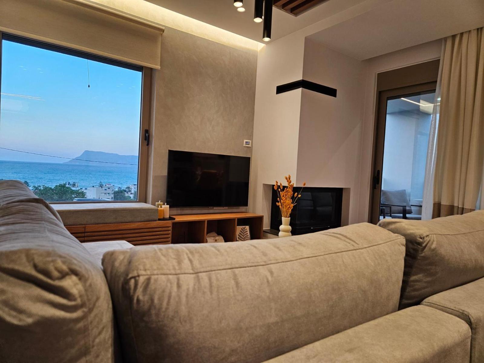 Calm & Dreamy Luxury Apts Pirgos  ภายนอก รูปภาพ