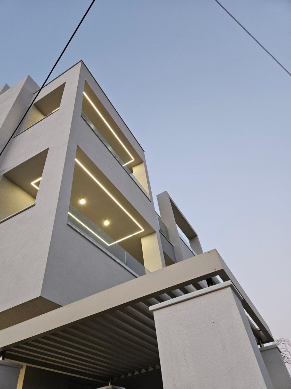 Calm & Dreamy Luxury Apts Pirgos  ภายนอก รูปภาพ