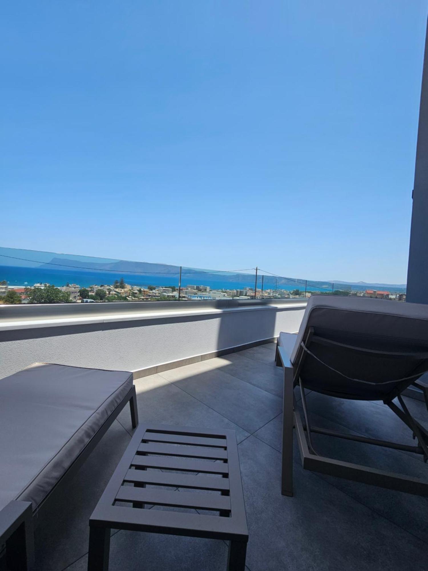 Calm & Dreamy Luxury Apts Pirgos  ภายนอก รูปภาพ